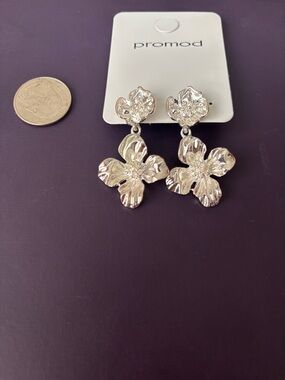 Promod Shiny Silver Floral Drop Earrings